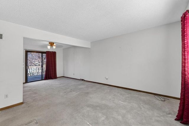 1201 NE 9th Street, Blue Springs, MO 64014