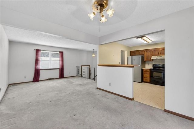 1201 NE 9th Street, Blue Springs, MO 64014