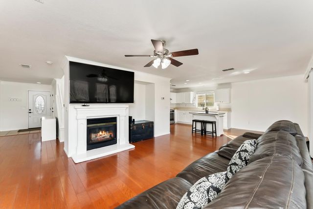 4396 Pinckney Way, Mather, CA 95655