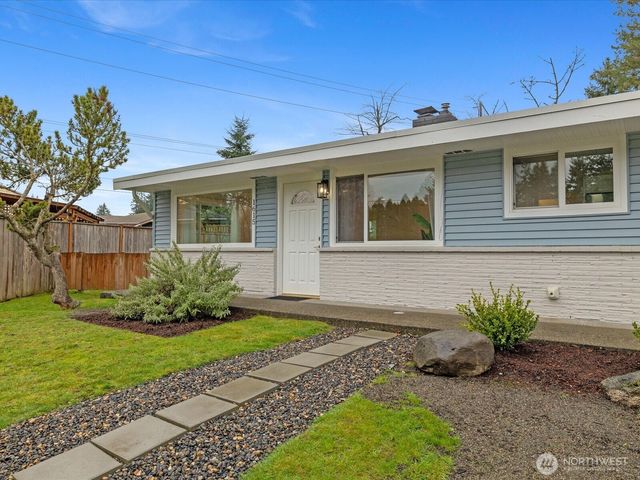 1615 N 196th Place, Shoreline, WA 98133
