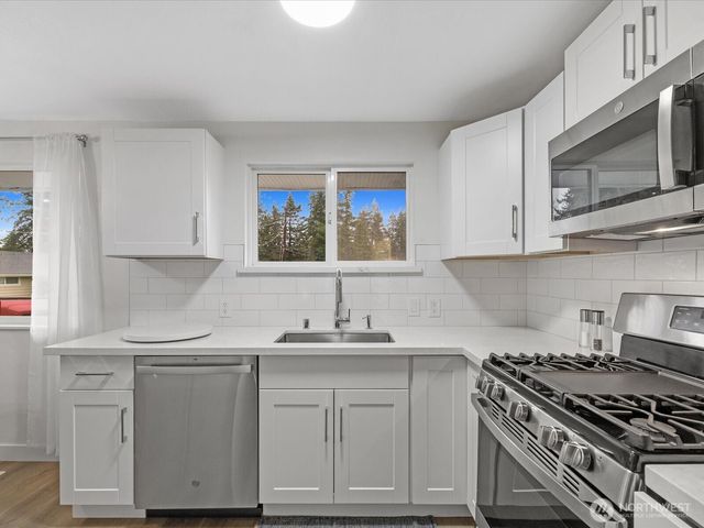 1615 N 196th Place, Shoreline, WA 98133