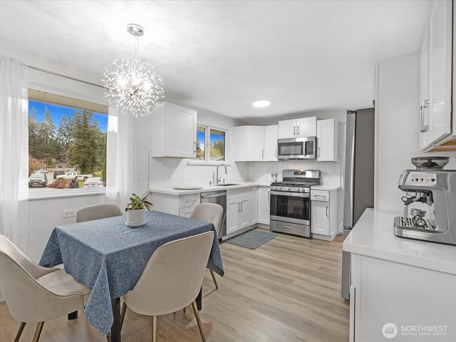 1615 N 196th Place, Shoreline, WA 98133