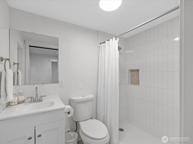 1615 N 196th Place, Shoreline, WA 98133