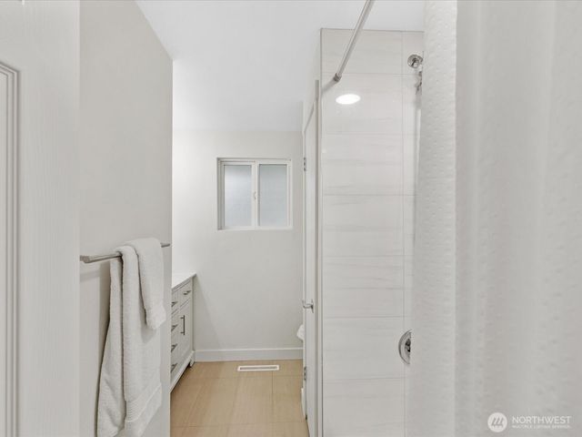 1615 N 196th Place, Shoreline, WA 98133