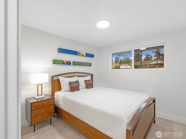 1615 N 196th Place, Shoreline, WA 98133