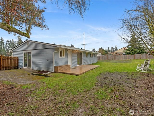 1615 N 196th Place, Shoreline, WA 98133