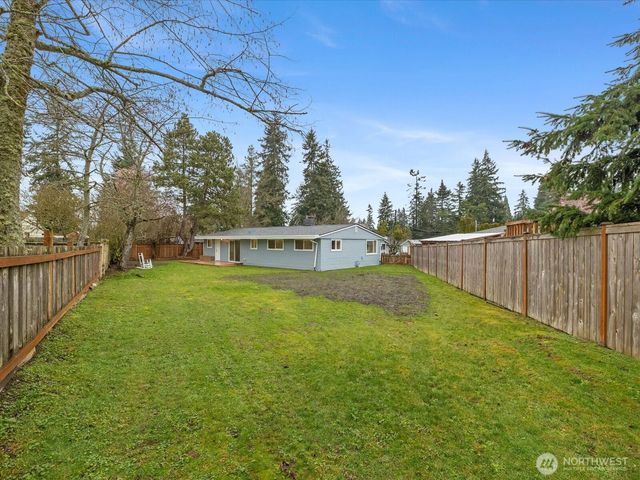 1615 N 196th Place, Shoreline, WA 98133
