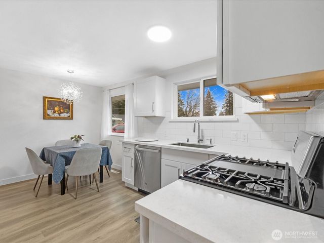 1615 N 196th Place, Shoreline, WA 98133