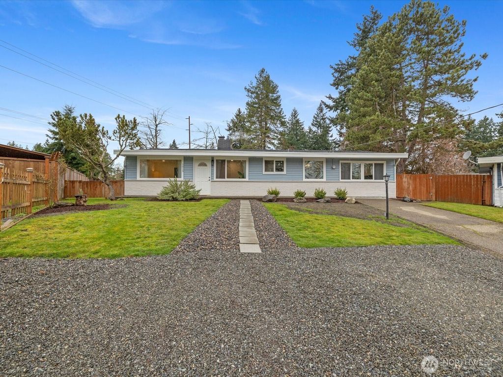 1615 N 196th Place, Shoreline, WA 98133