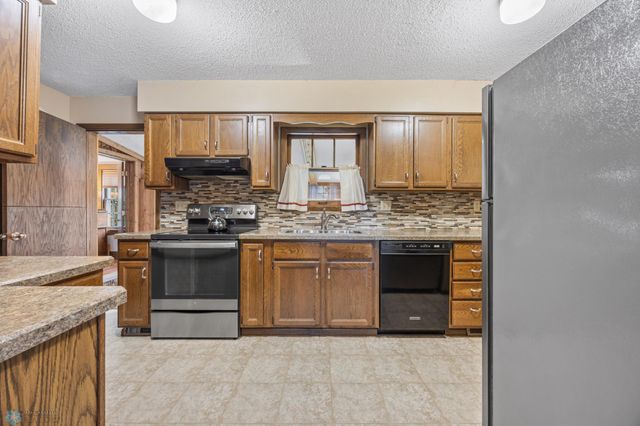 1330 12th Street N, Fargo, ND 58102