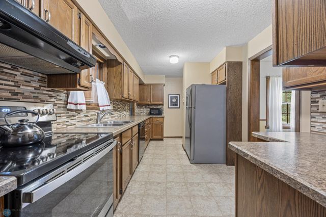 1330 12th Street N, Fargo, ND 58102