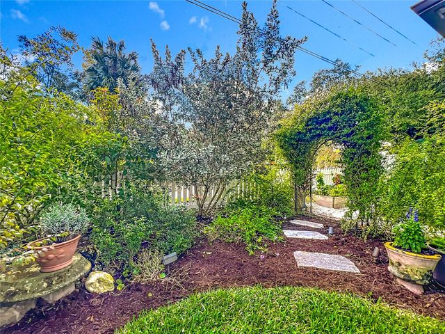 1118 S PARK AVENUE, Sanford, FL 32771