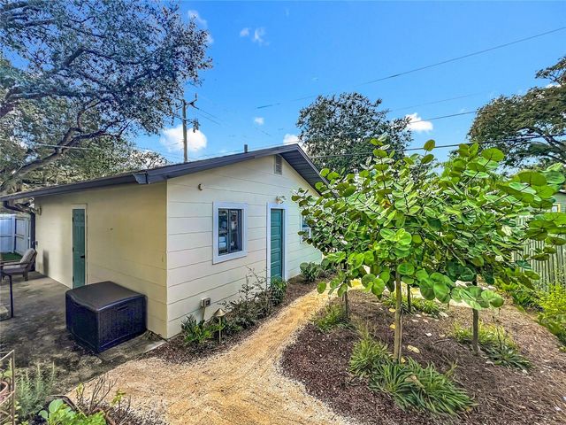 1118 S PARK AVENUE, Sanford, FL 32771