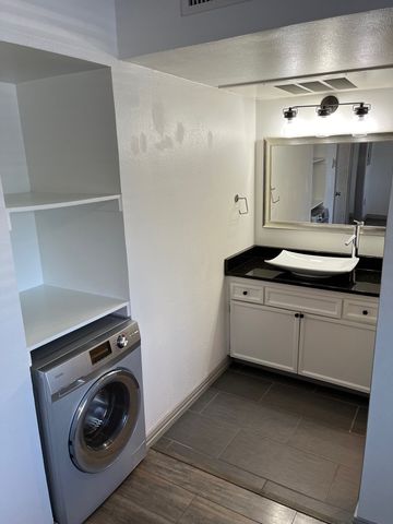 2800 Douglas Avenue 202, Dallas, TX 75219