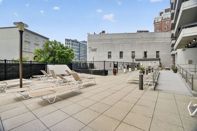 566 Commonwealth 304, Boston, MA 02215