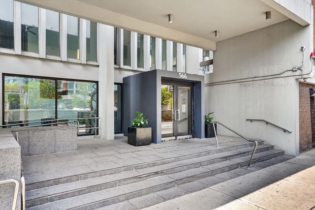 566 Commonwealth 304, Boston, MA 02215