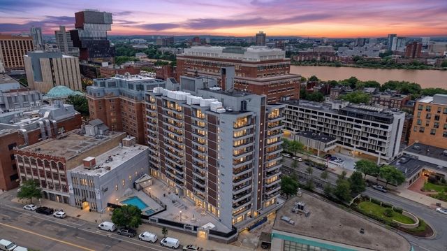 566 Commonwealth 304, Boston, MA 02215
