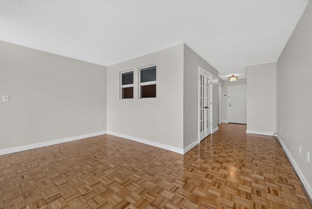 566 Commonwealth 304, Boston, MA 02215