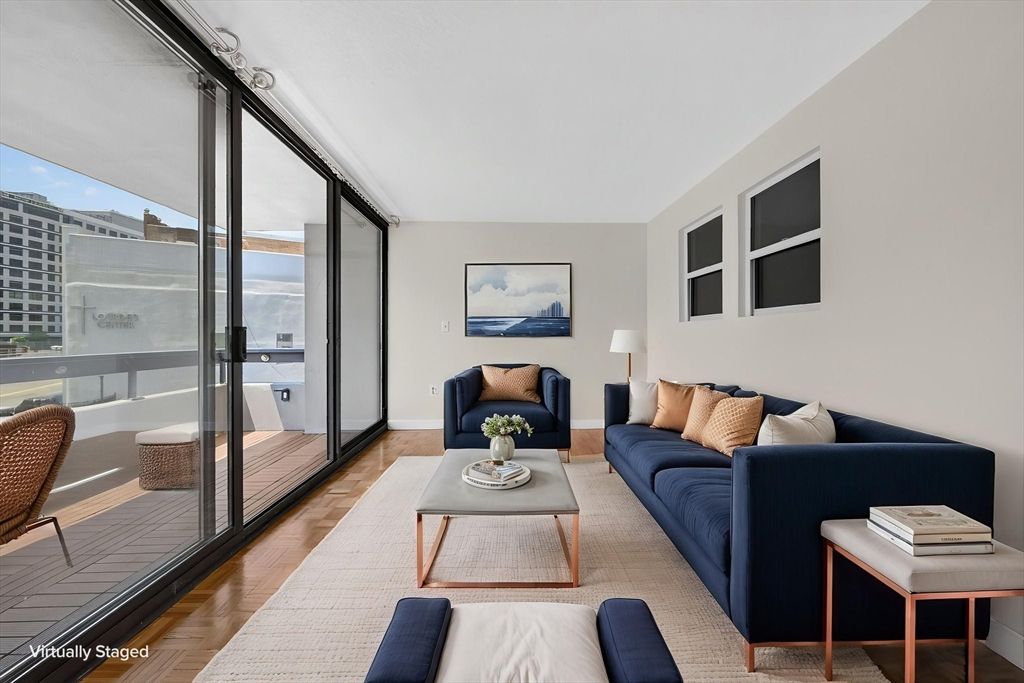 566 Commonwealth 304, Boston, MA 02215