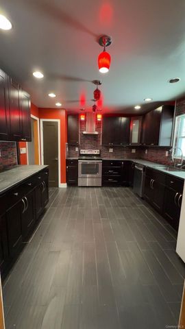 93 Old Mill Road, Wallkill, NY 12589