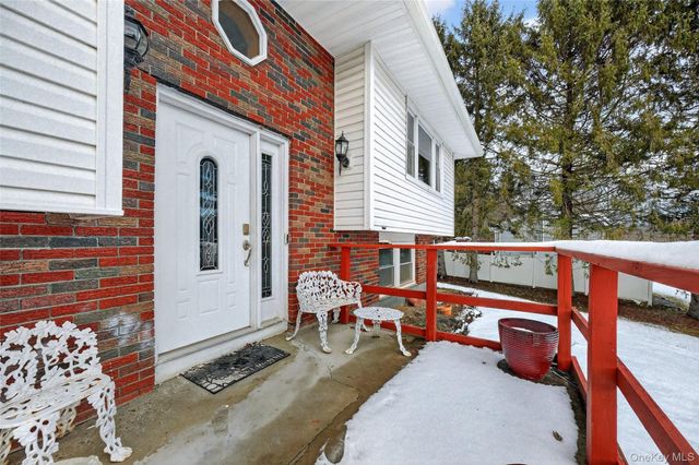 93 Old Mill Road, Wallkill, NY 12589