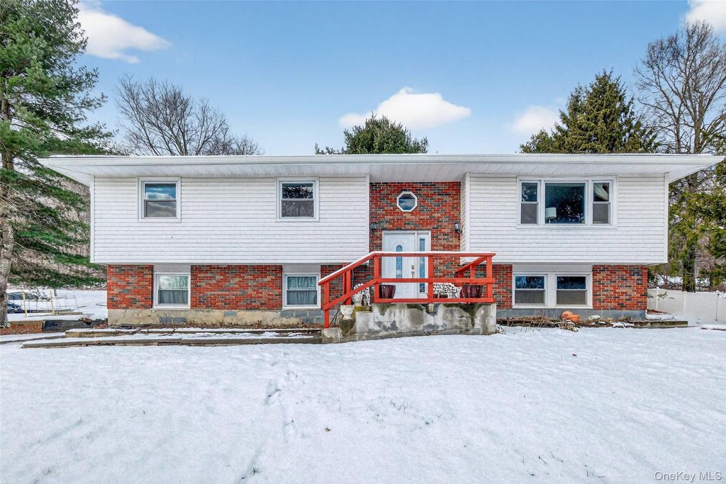 93 Old Mill Road, Wallkill, NY 12589