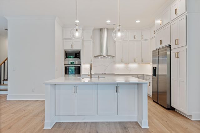 329 Old Shackle Island Rd, Hendersonville, TN 37075