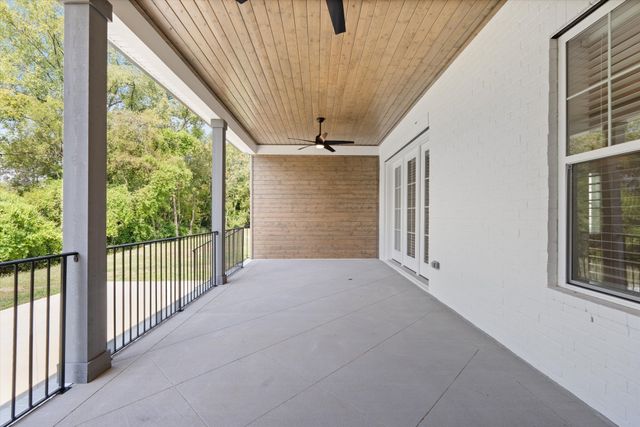 329 Old Shackle Island Rd, Hendersonville, TN 37075