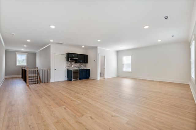 329 Old Shackle Island Rd, Hendersonville, TN 37075