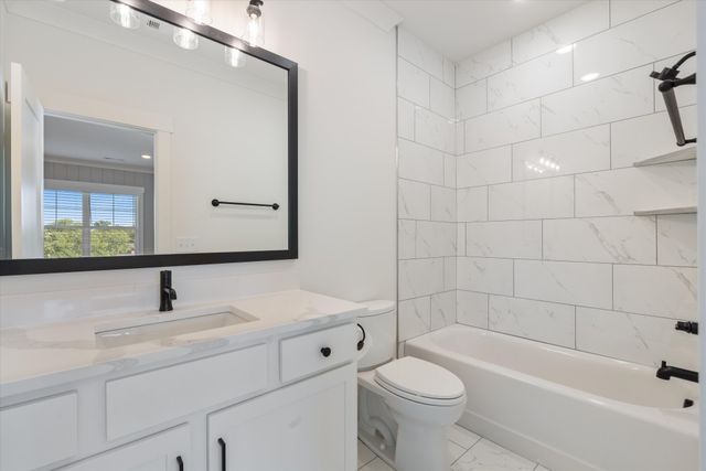 329 Old Shackle Island Rd, Hendersonville, TN 37075