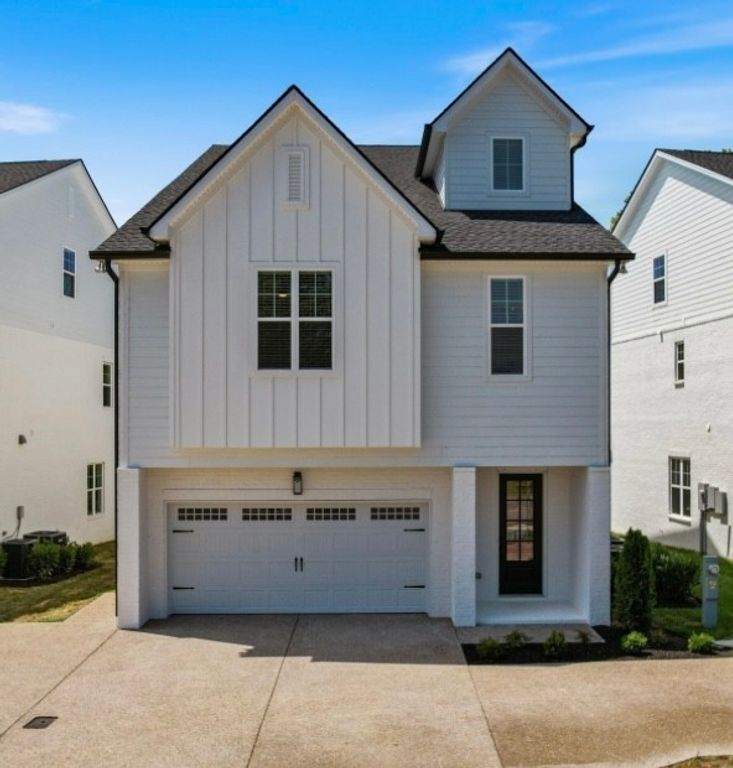 329 Old Shackle Island Rd, Hendersonville, TN 37075