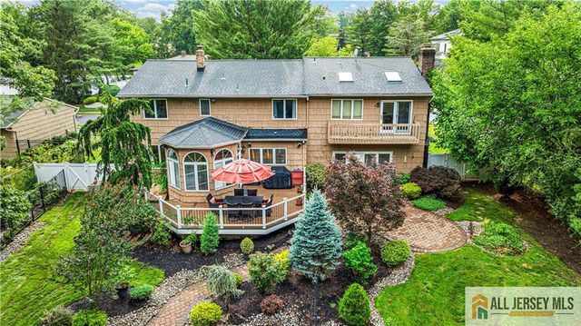 6 Limoli Court, Edison, NJ 08820