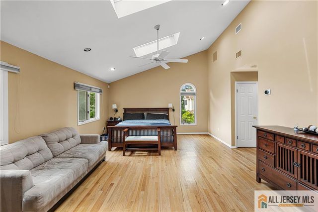 6 Limoli Court, Edison, NJ 08820