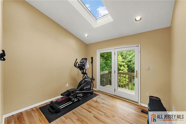 6 Limoli Court, Edison, NJ 08820