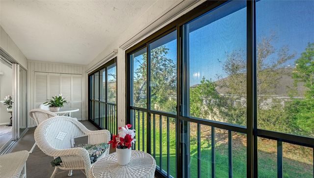 2446 CLUBHOUSE CIRCLE 201, Sarasota, FL 34232