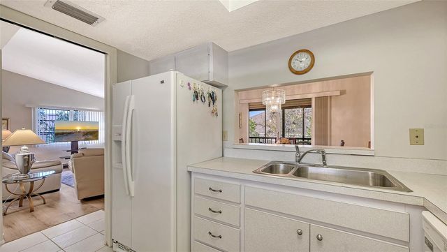 2446 CLUBHOUSE CIRCLE 201, Sarasota, FL 34232