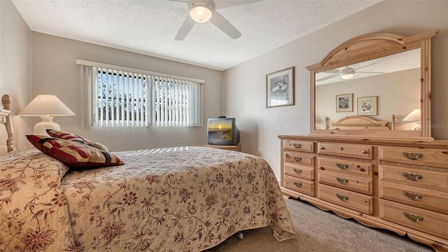 2446 CLUBHOUSE CIRCLE 201, Sarasota, FL 34232