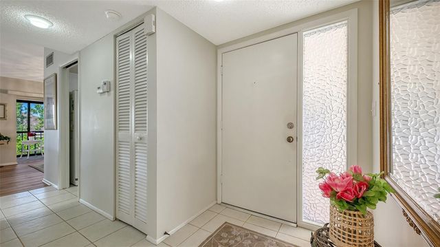 2446 CLUBHOUSE CIRCLE 201, Sarasota, FL 34232