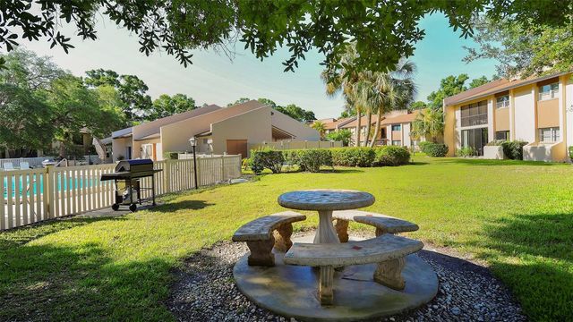 2446 CLUBHOUSE CIRCLE 201, Sarasota, FL 34232