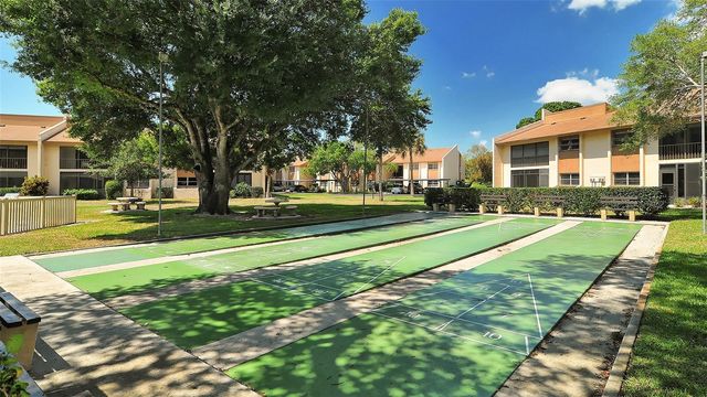 2446 CLUBHOUSE CIRCLE 201, Sarasota, FL 34232