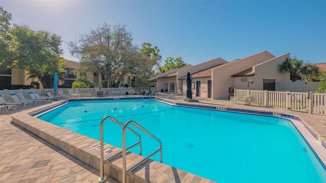 2446 CLUBHOUSE CIRCLE 201, Sarasota, FL 34232