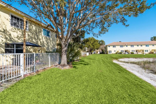 948 Imperial Lake Road, West Palm Beach, FL 33413