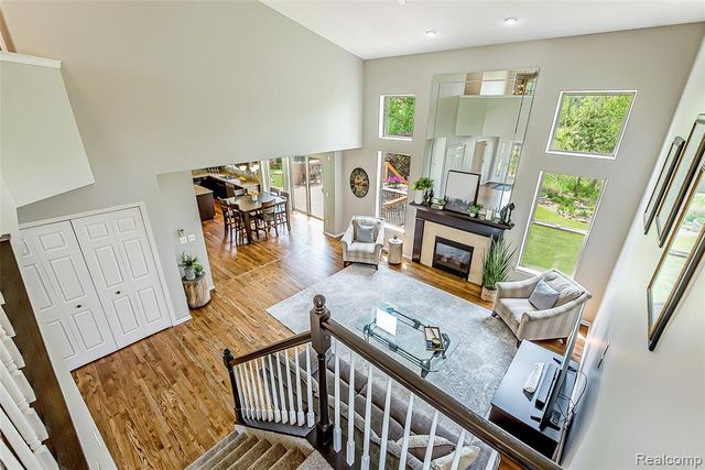 58721 Carriage Lane, South Lyon, MI 48178