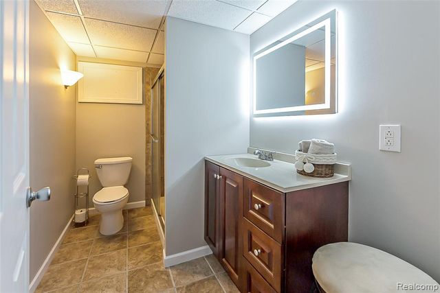 58721 Carriage Lane, South Lyon, MI 48178