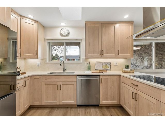 6 Glenview Dr, Littleton, CO 80123