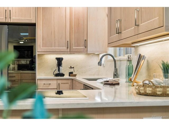 6 Glenview Dr, Littleton, CO 80123