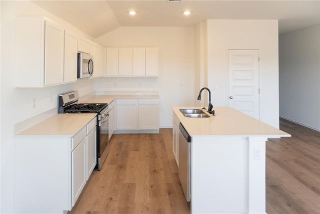 1808 Spanish Cedar Lane, Edmond, OK 73034