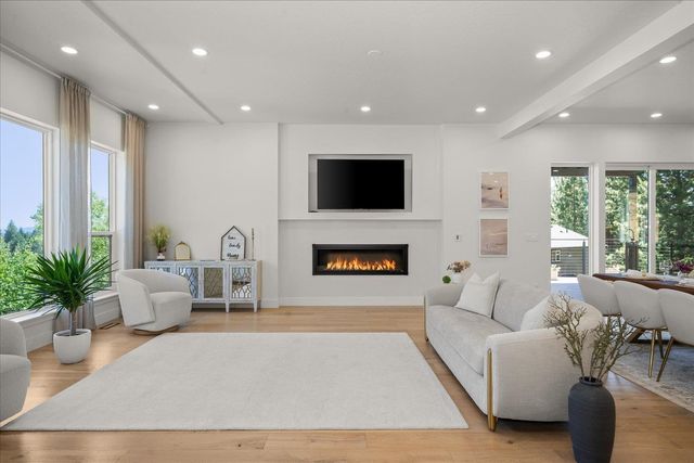 5825 N Del Rey Dr, Otis Orchards, WA 99027