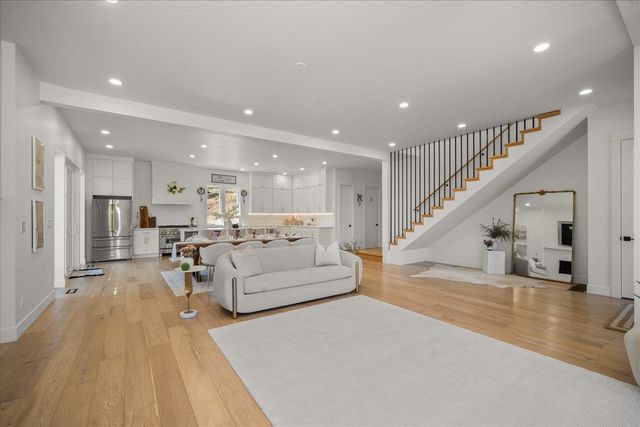 5825 N Del Rey Dr, Otis Orchards, WA 99027