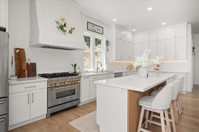 5825 N Del Rey Dr, Otis Orchards, WA 99027